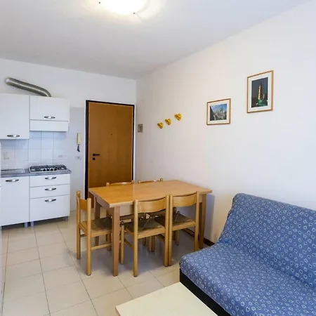 Apartment Holiday Villaggio Luna 2 Ivn01385 Dyg