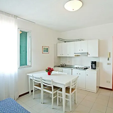 Apartment Holiday Villaggio Luna 2 Ivn01385 Dyg